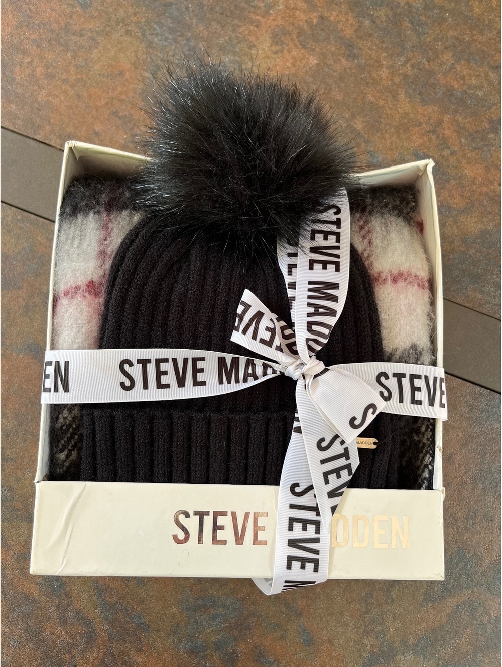 Steve Madden Women's Hat and Scarf Set Black One Size